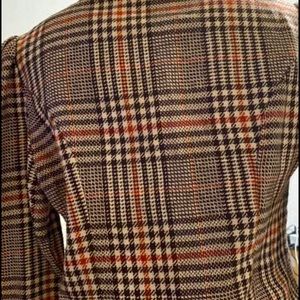 ✨ this is an authentic Burberry Blazer. Authentic, vintage and so so beautiful!